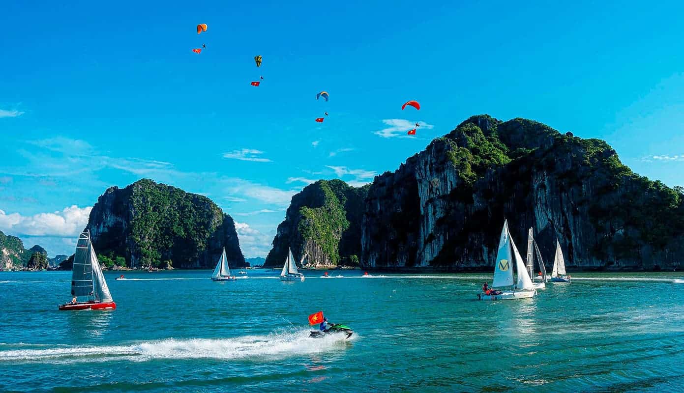 Scenic Halong Bay Day Trip from Hanoi